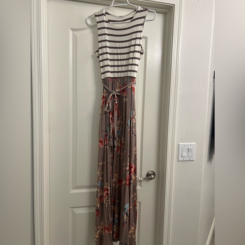 Cute maxi dress with pockets